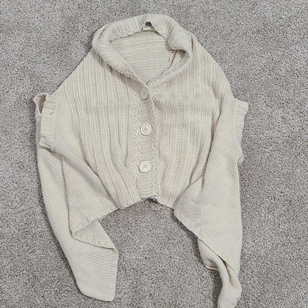 Short sleeved sweater